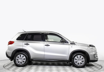 Подержанный автомобиль Suzuki Vitara 2016 года (4 фото)