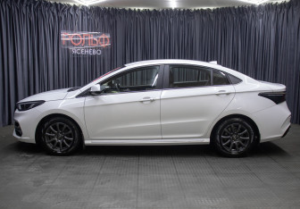 Подержанный автомобиль Omoda S5 2024 года (8 фото)