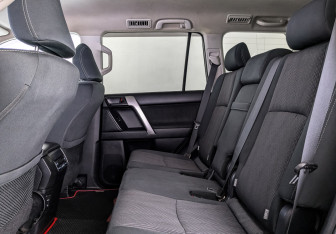 Подержанный автомобиль Toyota Land Cruiser Prado 2020 года (12 фото)