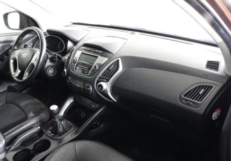 Подержанный автомобиль Hyundai ix35 2013 года (10 фото)