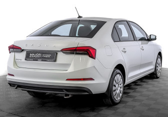Подержанный автомобиль Skoda Rapid Liftback 2021 года (5 фото)