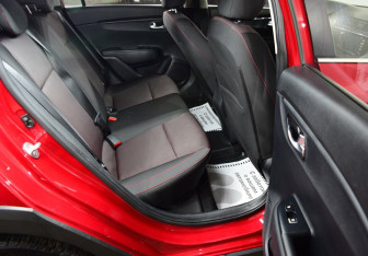 Подержанный автомобиль Kia Rio Hatchback 2018 года (18 фото)