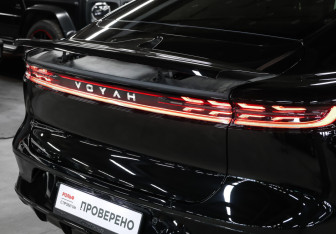 Подержанный автомобиль Voyah Passion 2023 года (29 фото)