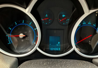 Подержанный автомобиль Chevrolet Cruze Sedan 2012 года (10 фото)