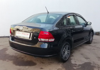 Подержанный автомобиль Volkswagen Polo Sedan 2013 года (5 фото)