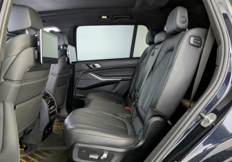 Подержанный автомобиль BMW X7 2019 года (14 фото)