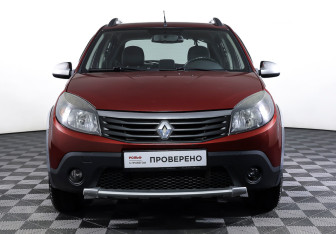 Подержанный автомобиль Renault Sandero 2011 года (2 фото)
