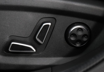 Подержанный автомобиль Changan UNI-V 2023 года (14 фото)