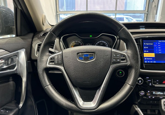 Подержанный автомобиль Geely Emgrand X7 2019 года (18 фото)