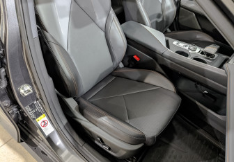 Подержанный автомобиль Changan UNI-V 2023 года (24 фото)