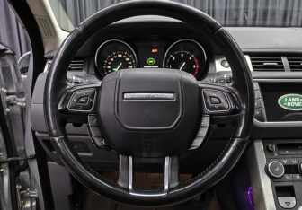 Подержанный автомобиль Land Rover Range Rover Evoque 2015 года (18 фото)