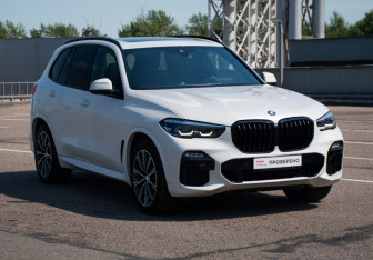 Подержанный автомобиль BMW X5 2019 года (3 фото)