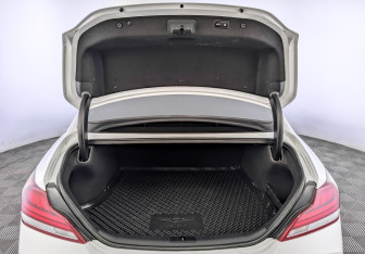 Подержанный автомобиль Genesis G70 2021 года (10 фото)