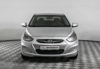 Подержанный автомобиль Hyundai Solaris Sedan 2012 года (2 фото)