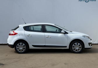 Подержанный автомобиль Renault Megane Hatchback 2013 года (4 фото)