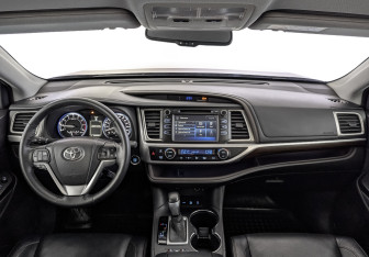 Подержанный автомобиль Toyota Highlander 2014 года (14 фото)