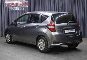 Подержанный автомобиль Nissan Note 2019 года (7 фото)