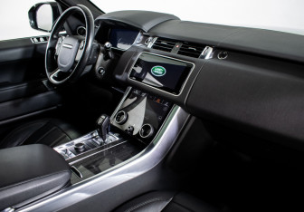 Подержанный автомобиль Land Rover Range Rover Sport 2018 года (11 фото)