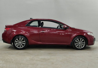 Подержанный автомобиль Kia Cerato Coupe 2011 года (5 фото)