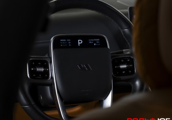 Подержанный автомобиль LiXiang L9 2023 года (17 фото)