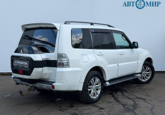 Подержанный автомобиль Mitsubishi Pajero 2014 года (8 фото)