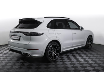Подержанный автомобиль Porsche Cayenne 2018 года (5 фото)