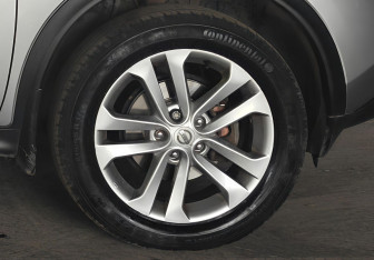 Подержанный автомобиль Nissan Juke 2014 года (17 фото)