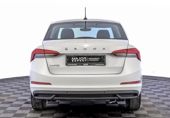 Подержанный автомобиль Skoda Rapid Liftback 2020 года (6 фото)