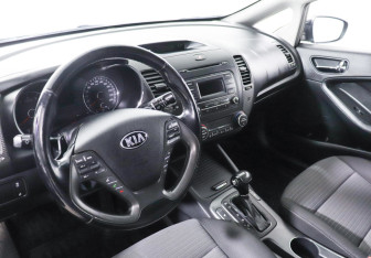 Подержанный автомобиль Kia Cerato Sedan 2015 года (7 фото)
