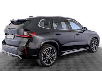 Подержанный автомобиль BMW X1 2025 года (5 фото)