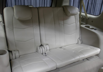 Подержанный автомобиль Cadillac Escalade Suv 2015 года (12 фото)