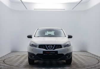 Подержанный автомобиль Nissan Qashqai 2010 года (2 фото)