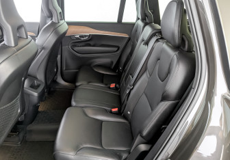 Подержанный автомобиль Volvo XC90 2017 года (12 фото)