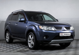 Подержанный автомобиль Mitsubishi Outlander 2008 года (3 фото)