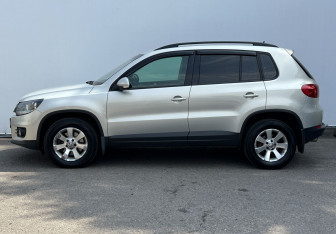 Подержанный автомобиль Volkswagen Tiguan 2012 года (8 фото)