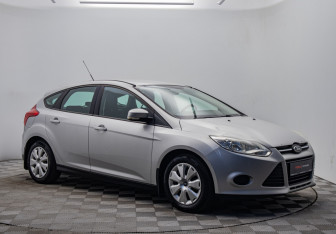 Подержанный автомобиль Ford Focus Hatchback 2011 года (7 фото)