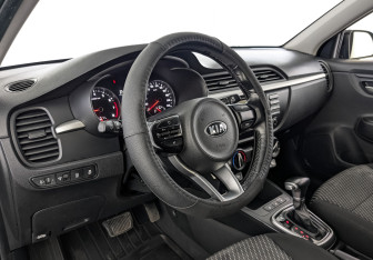 Подержанный автомобиль Kia Rio Hatchback 2020 года (15 фото)