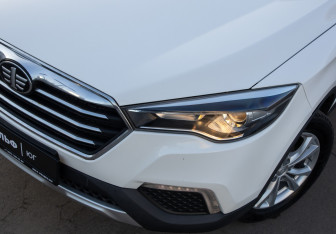 Подержанный автомобиль FAW Besturn X80 2019 года (21 фото)