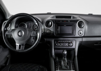Подержанный автомобиль Volkswagen Amarok 2013 года (12 фото)