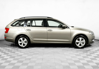 Подержанный автомобиль Skoda Octavia Wagon 2015 года (4 фото)