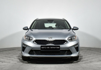 Подержанный автомобиль Kia Ceed Wagon 2019 года (2 фото)