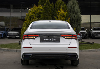 Подержанный автомобиль Omoda S5 2024 года (6 фото)