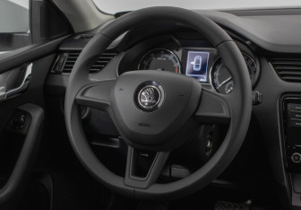 Подержанный автомобиль Skoda Octavia Liftback 2020 года (15 фото)