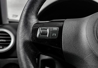 Подержанный автомобиль Opel Corsa 2008 года (19 фото)