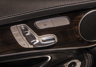 Подержанный автомобиль Mercedes-Benz GLC Coupe 2016 года (16 фото)