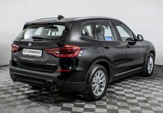 Подержанный автомобиль BMW X3 2020 года (5 фото)
