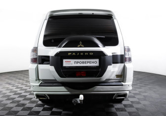 Подержанный автомобиль Mitsubishi Pajero 2020 года (6 фото)