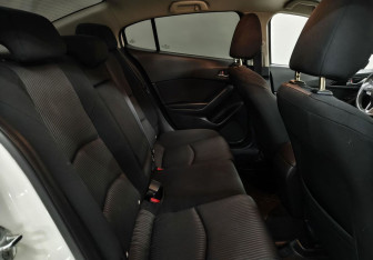Подержанный автомобиль Mazda 3 Sedan 2014 года (12 фото)