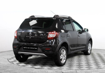 Подержанный автомобиль Renault Sandero 2016 года (5 фото)