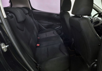 Подержанный автомобиль Peugeot 308 Hatchback 2010 года (11 фото)